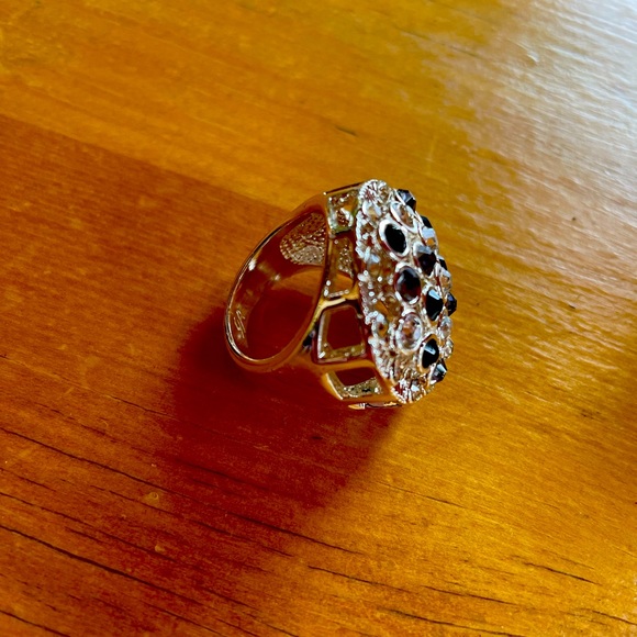 Ring - Picture 4 of 4